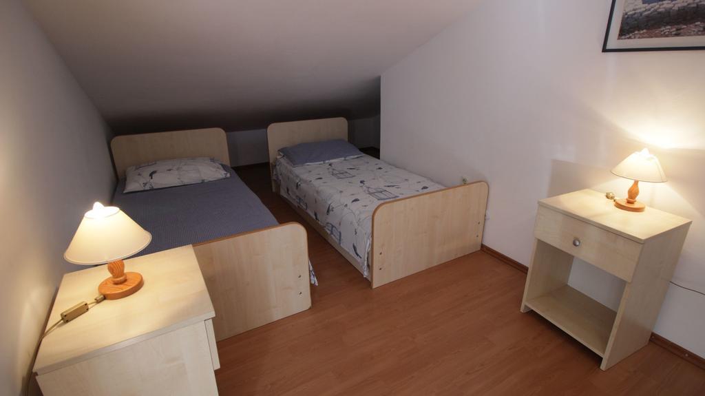 Apartments Ivka Omis Room photo