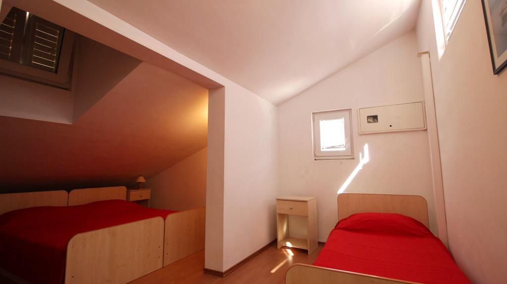 Apartments Ivka Omis Room photo