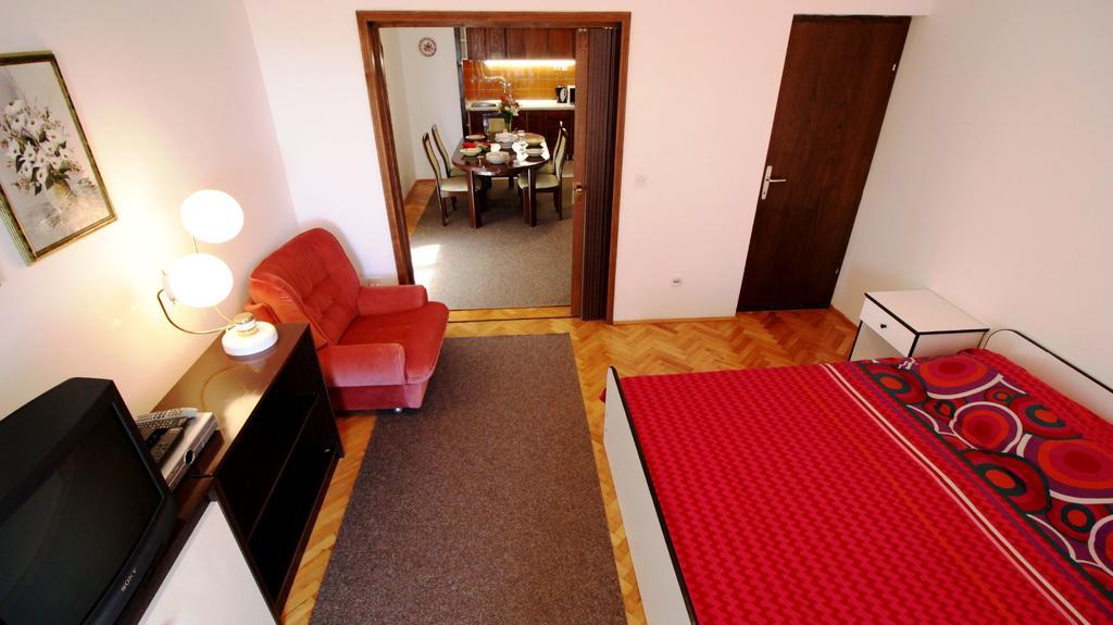 Apartments Ivka Omis Room photo